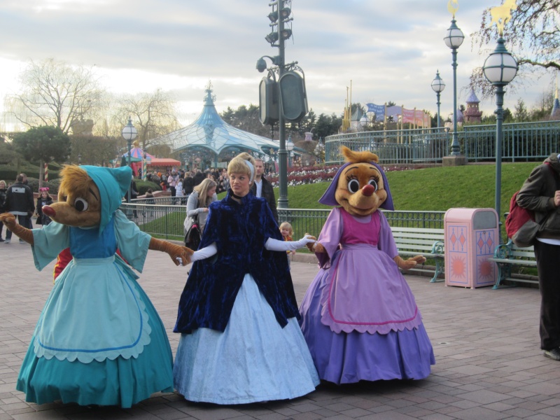 Photos avec les Personnages Disney - Page 38 Dec_2611