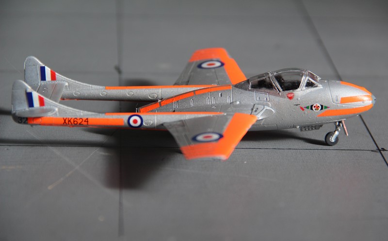 [AIRFIX] 1/72 - De Havilland VAMPIRE T- Mk11   De_hav52