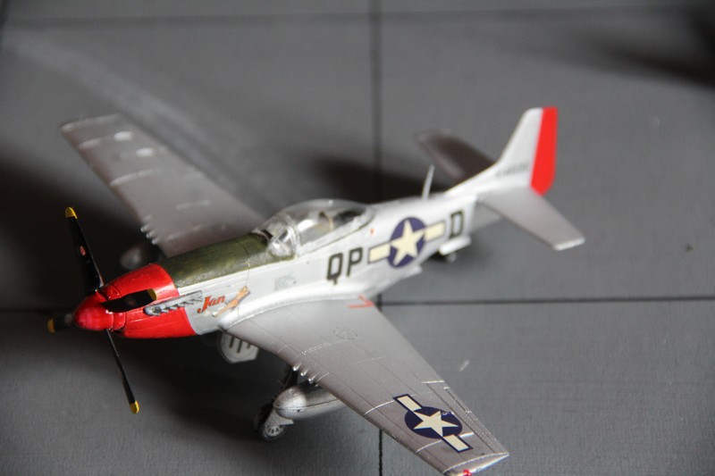 NORTH AMERICAN P-51D MUSTANG North197