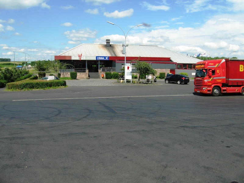 Truck Center ,Exit 29 sur l' E411 Papy_351