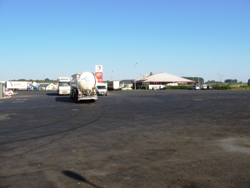 Truck Center ,Exit 29 sur l' E411 Papy_365