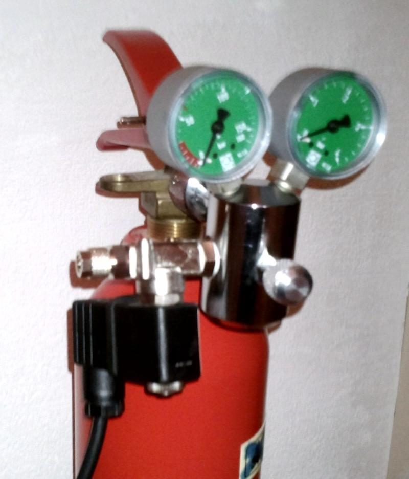 extincteur - Kit CO2 avec extincteur 2 kg Kit_co10