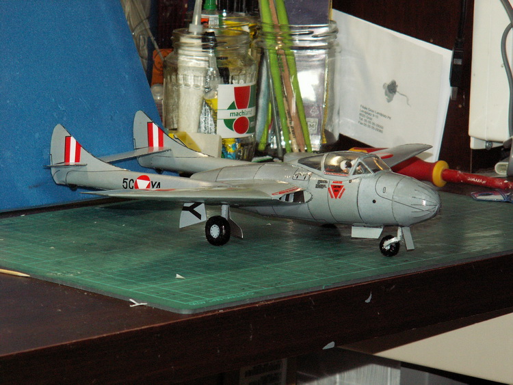 Geli Nr. 19 De Havilland Vampire Oe  FERTIG Pict3437