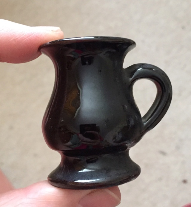 Miniature pot by Wells Pottery, signed. Potter?  1532c610