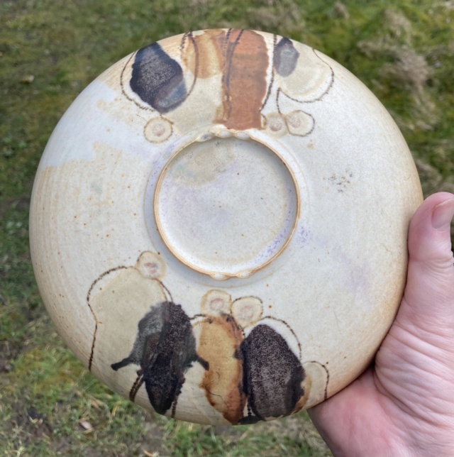 Unmarked thin stoneware bowl  1657ae10