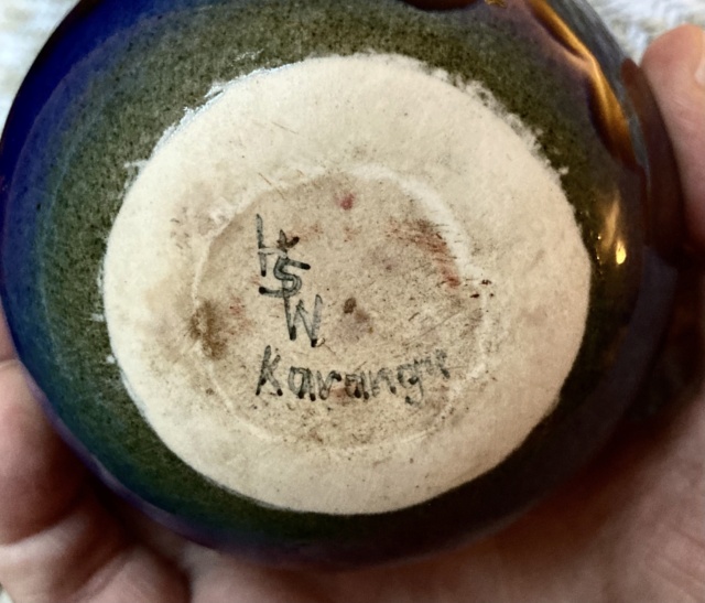 Howard Williams, Karanga Pottery, New Zealand, HSW mark 3e853b10