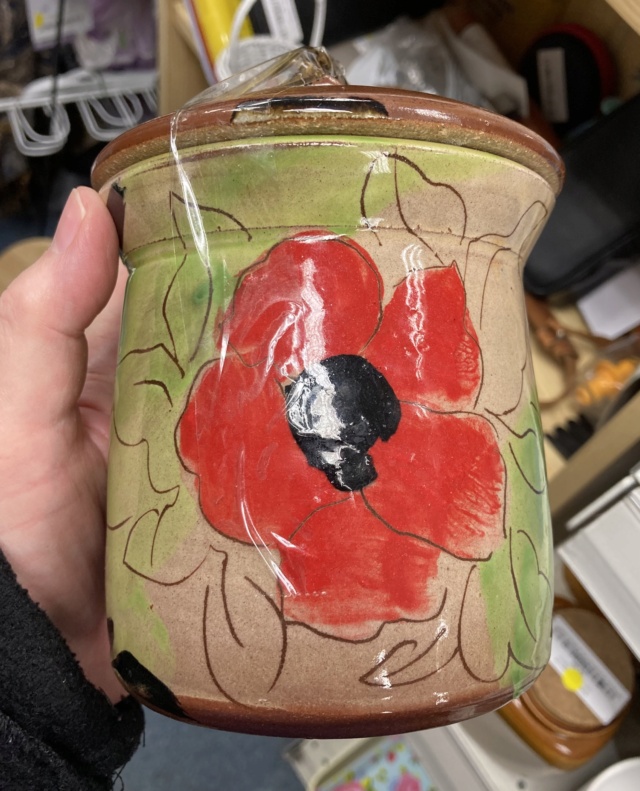 Lidded jar with poppies, NH mark  4d859710