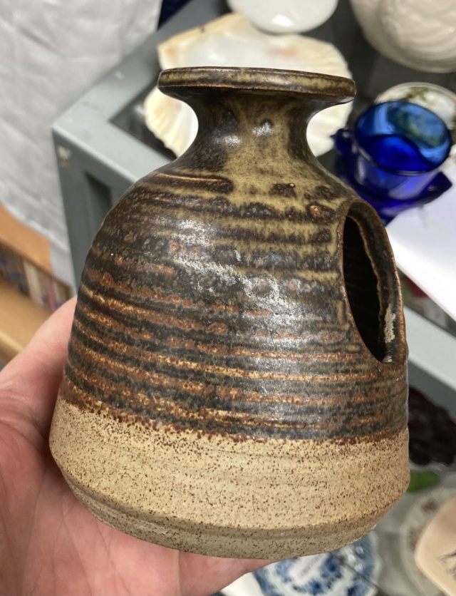 Roch Pottery, South Wales, dR mark  51097d10