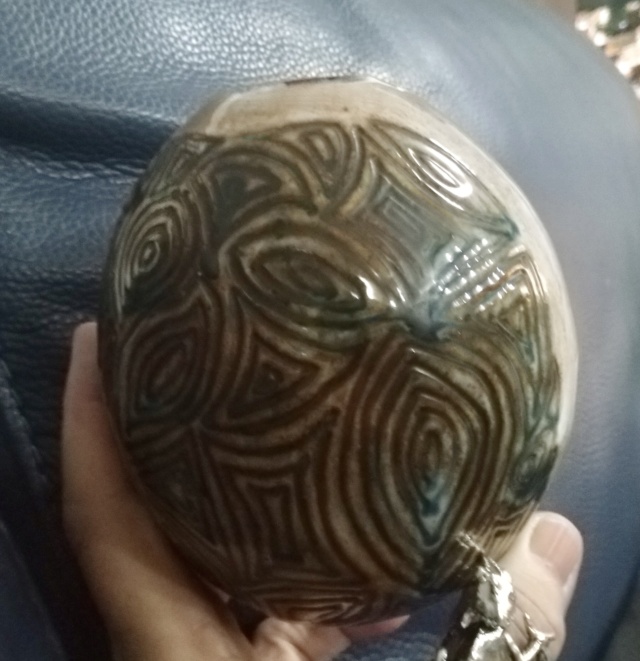 Carved egg shaped vase, Sherwing? Yin-yang mark 84692310