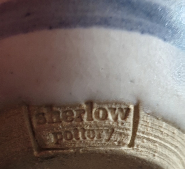 I’m reading charlow pottery - Sherlow Pottery, Australia  98622a10
