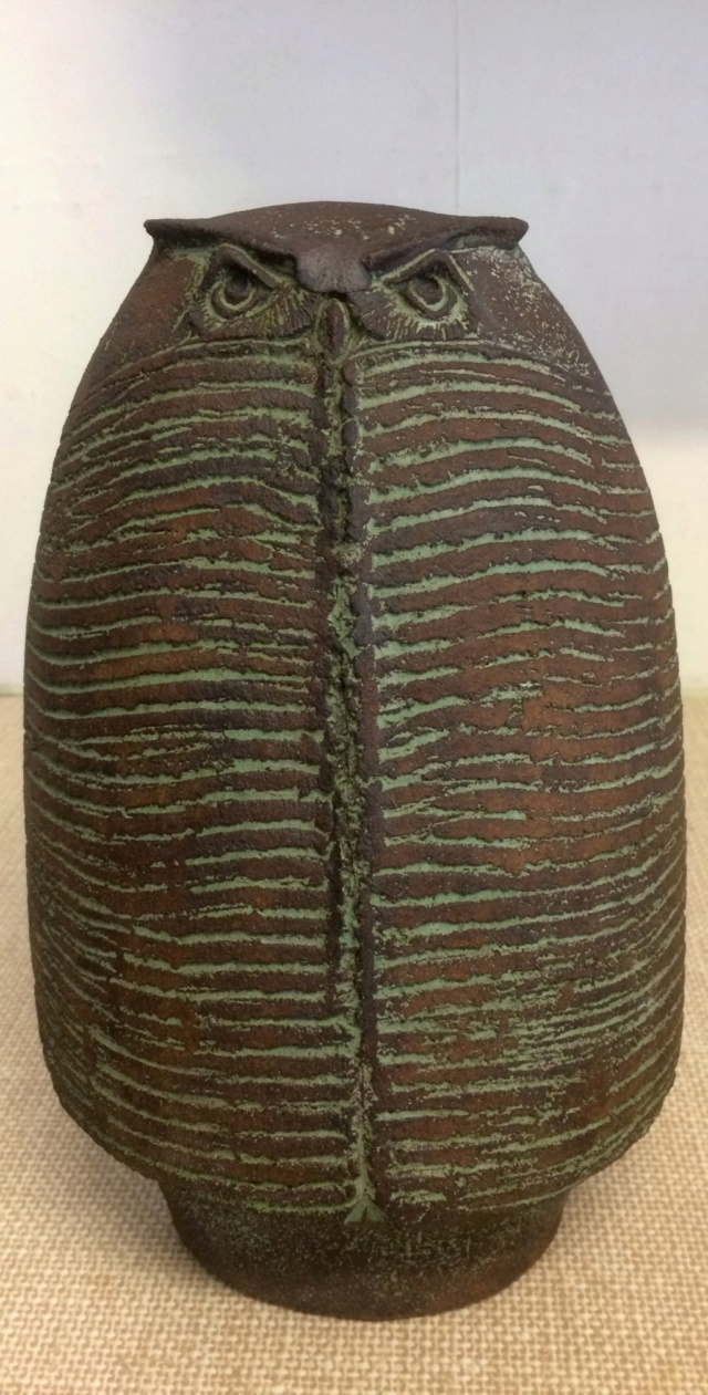 studio pottery owl, D mark - Dennis Fairweather  Ba79c310