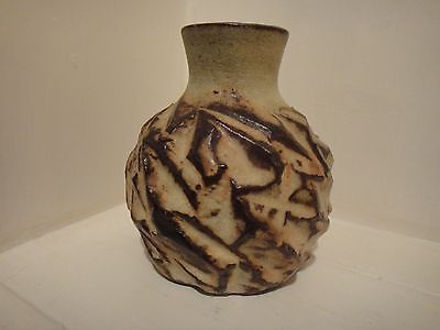 Figural studio pottery, R mark or JR mark - Barnoldswick, Pendle, Lancs  Barnol10