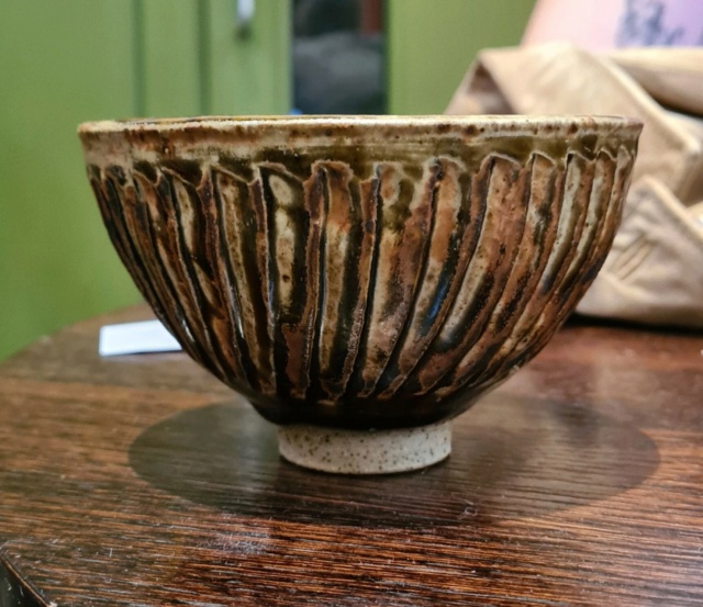 Excited with this find!! Katherine Pleydell-Bouverie? triangle shaped mark Bowl_b12