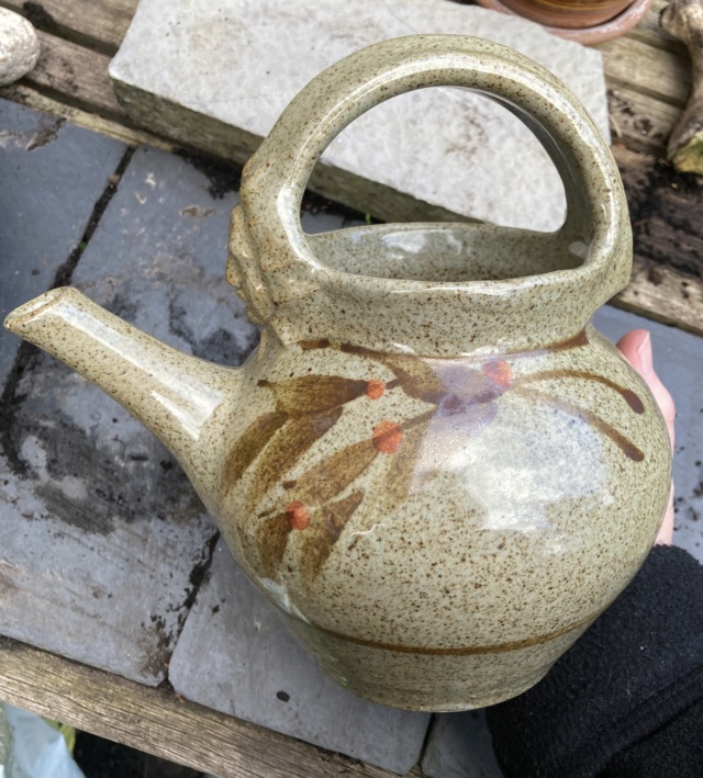 Mystery teapot with face, Australian?  Daf7dd10