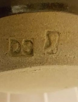 Anybody recognise this mark? Looks like a Ampersand to me - boot mark  Ds_mar10