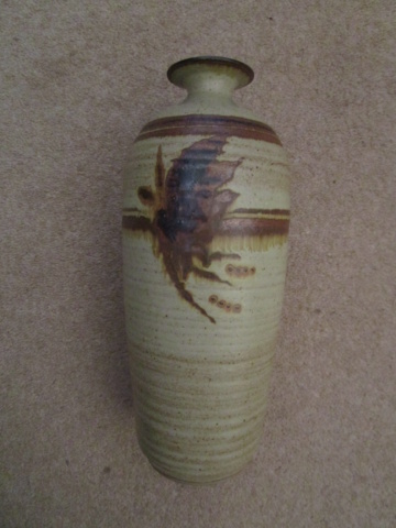 Find the maker green Stoneware vase - John Warren, Winterborne Abbas Fmark110