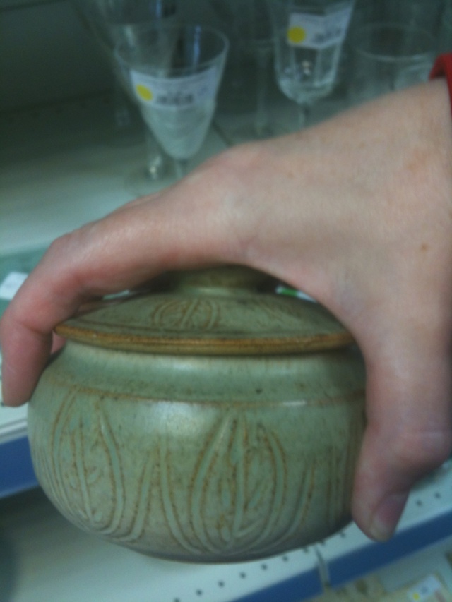 Lidded pot, Mystery MS mark  Img_0816