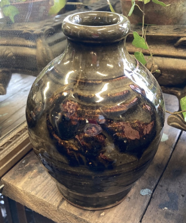 Vase. Mystery TH mark Img_4418