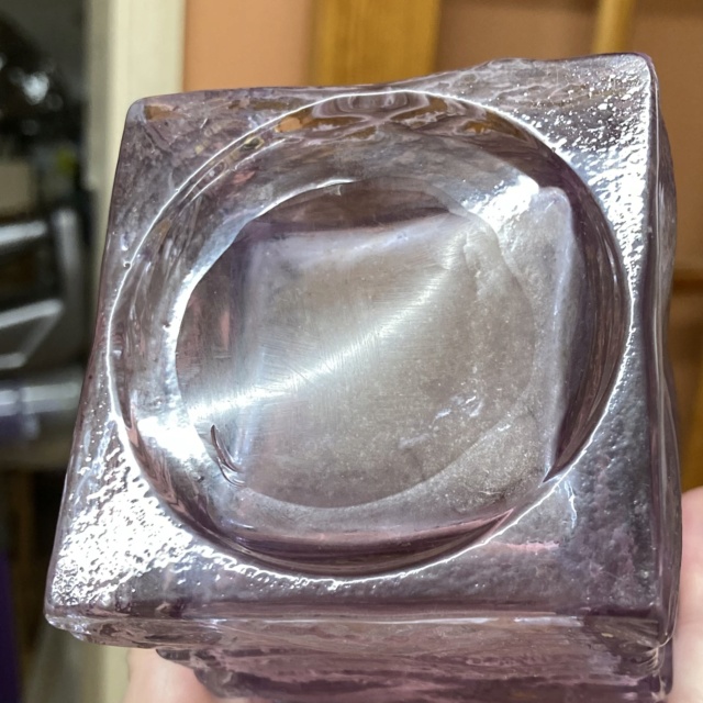 Purple glass vase, neodymium?  Img_4910