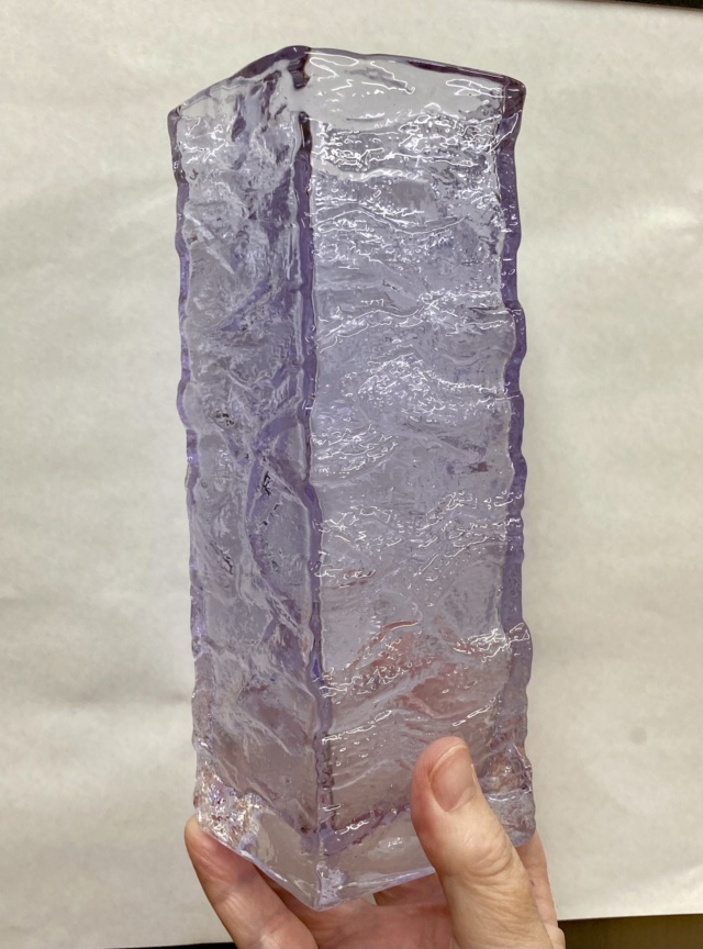 Purple glass vase, neodymium?  Img_4911