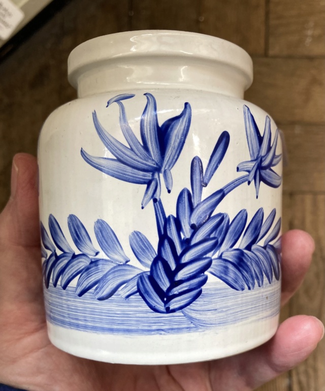 Blue & white Jar, hand painted pig frog snail - Sainsbury's bath salts Img_8527