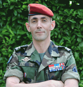 Le 1er régiment de hussards parachutistes de Tarbes changera de commandant le jeudi 12 juillet 2012. 2012_010