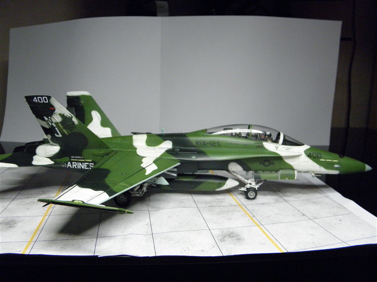 F-18 B a la green giant  110