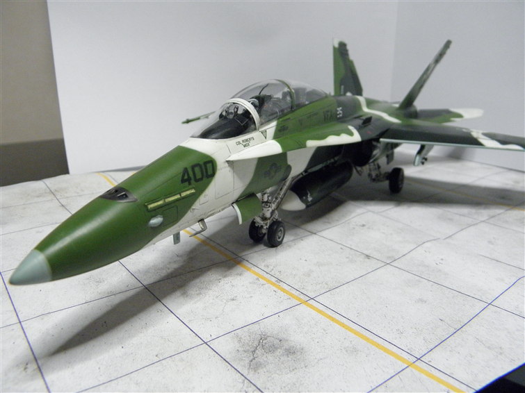 F-18 B a la green giant  1310