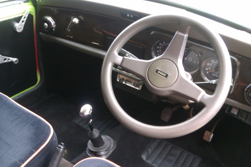 Mini Steering wheel and BLACK Steering column cowling Imag0310