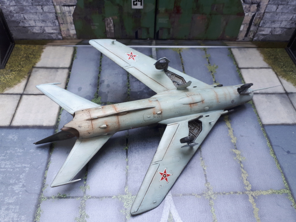  MIG-19 S Bulgare flambant neuf! [MISTERCRAFT] [1/72] 20210640