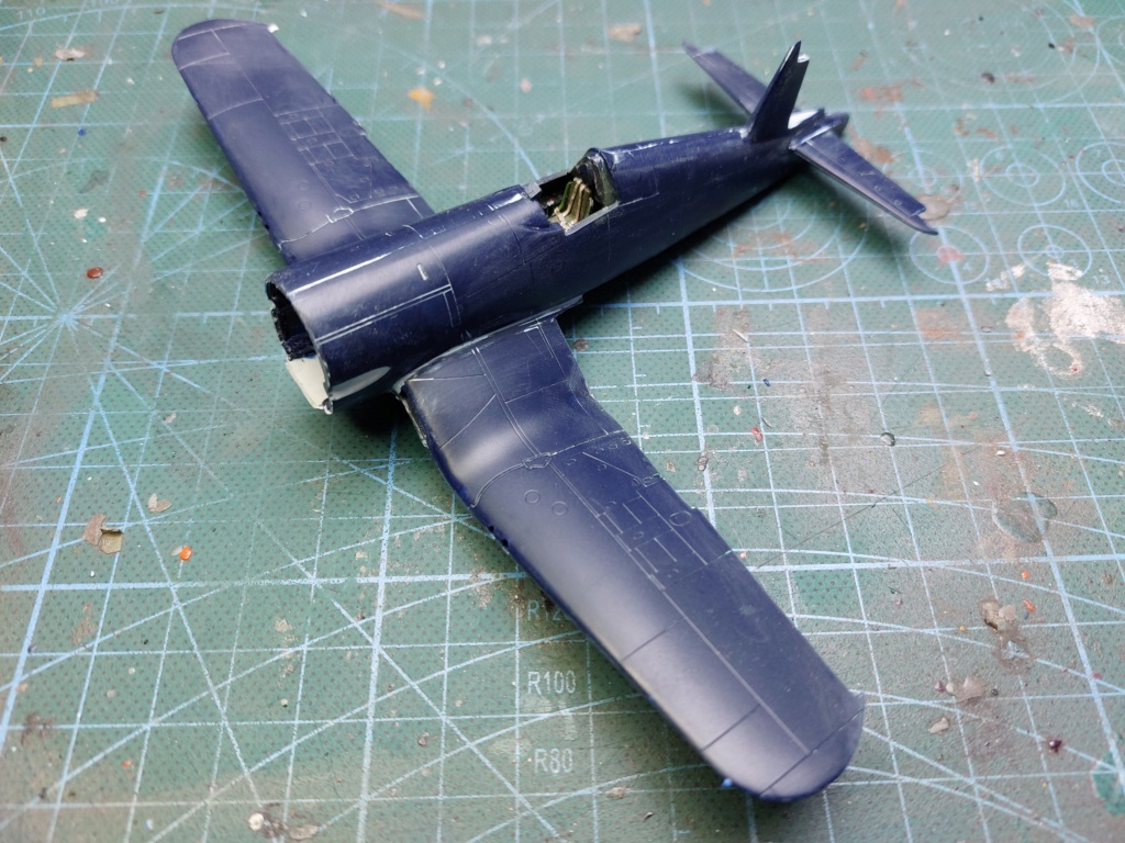 [Italeri / Eduard] 1/72 - Duo de la Royale entre Indochine et Algérie: Chance-Vought F4U-7 Corsair /Grumman F6F-5 Hellcat  20240377