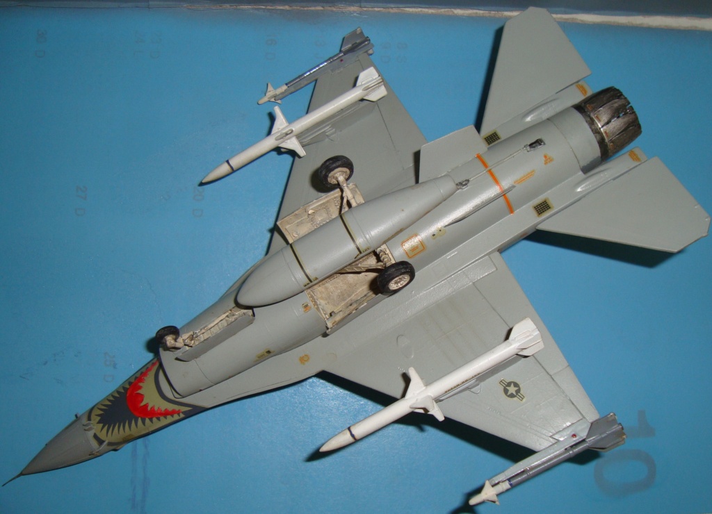 (ma première maquette) La première d'une longue série ! TOMCAT F-16_c16