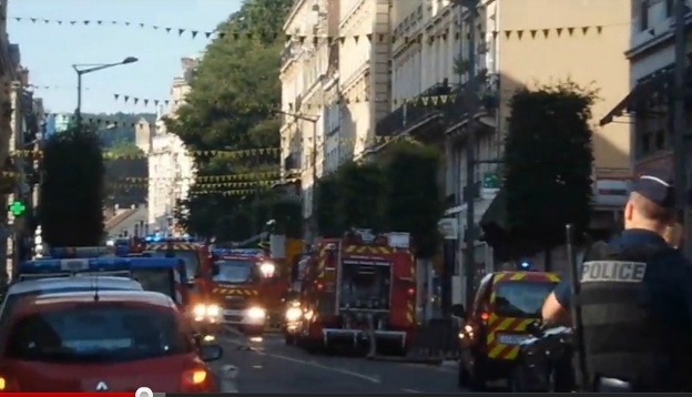 Véhicules engagés sur un incendie à Rouen SDIS 76 Vl_fpt10