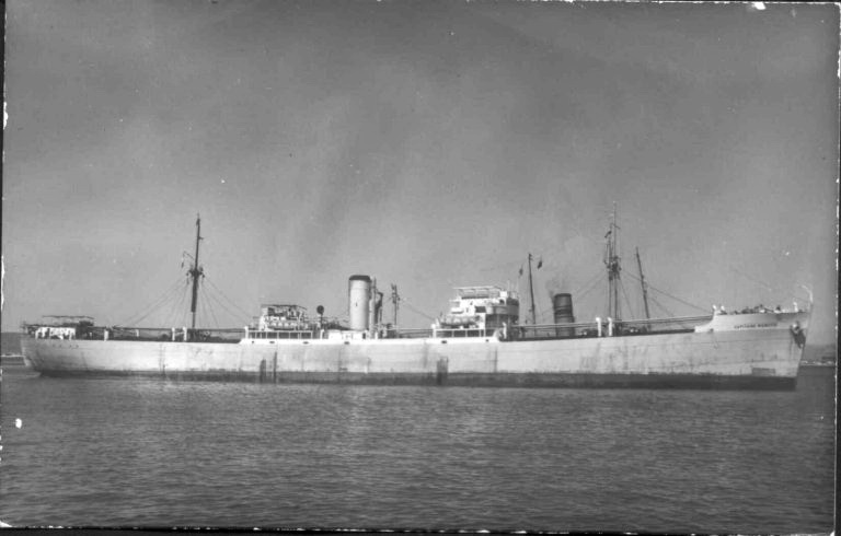 Photos de navires marchands - Page 5 1942-c10