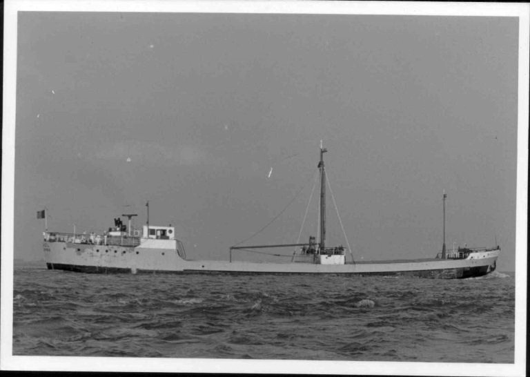 Photos de navires marchands - Page 5 1964-m10