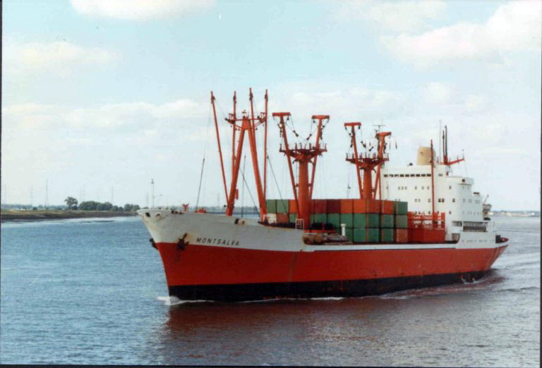 Photos de navires marchands - Page 5 Montsa10