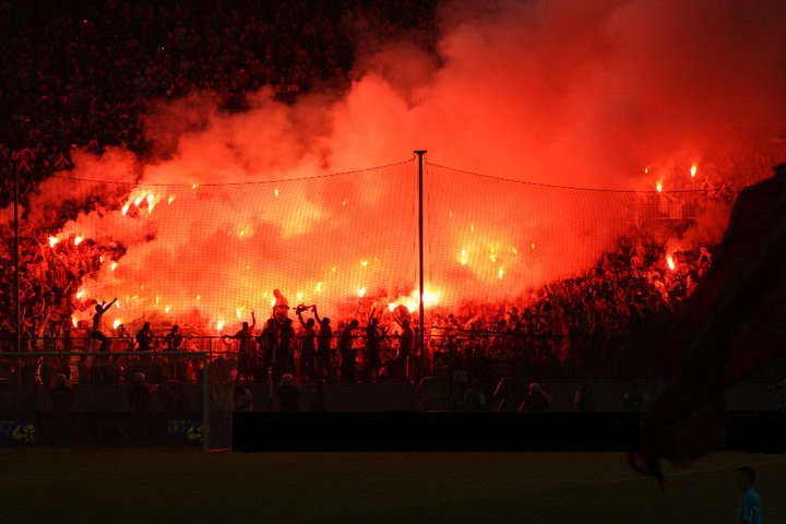 Ultras Choreos (Pyro, Flags, Smokes) - Page 7 34673110