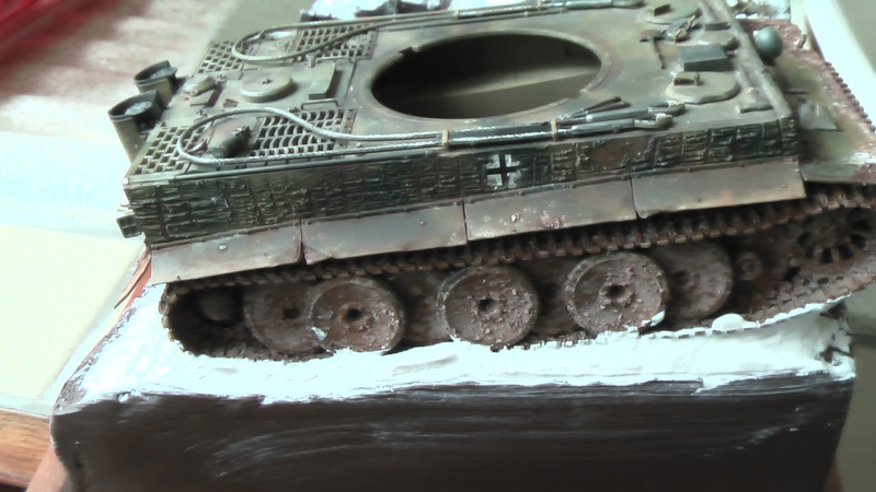 évolution d'un diorama "char tigre sous la neige" Imga0141