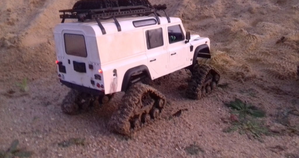 Land Rover Defender 110 SW - Spécial Véhicles Chenilles 20191888