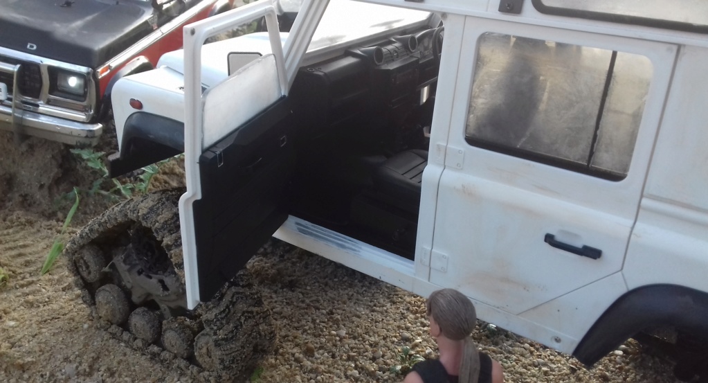 Land Rover Defender 110 SW - Spécial Véhicles Chenilles 20191895