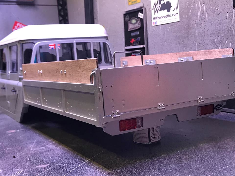 Land Rover Defender 130 - 6x6 truck Bed spécial véhicule  49711610