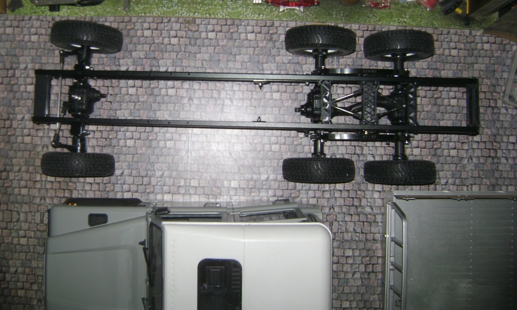 Land Rover Defender 130 - 6x6 truck Bed spécial véhicule Dsc00771