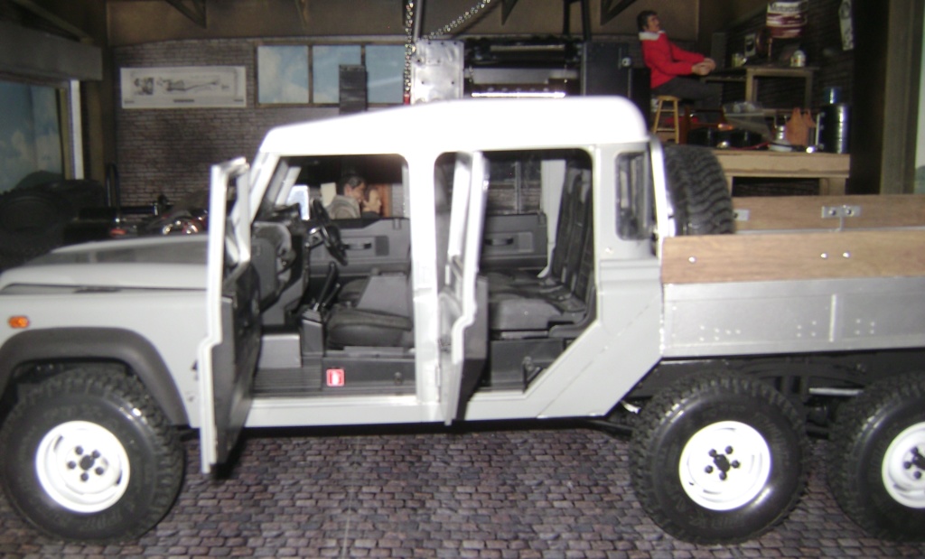 Land Rover Defender 130 - 6x6 truck Bed spécial véhicule Dsc00893