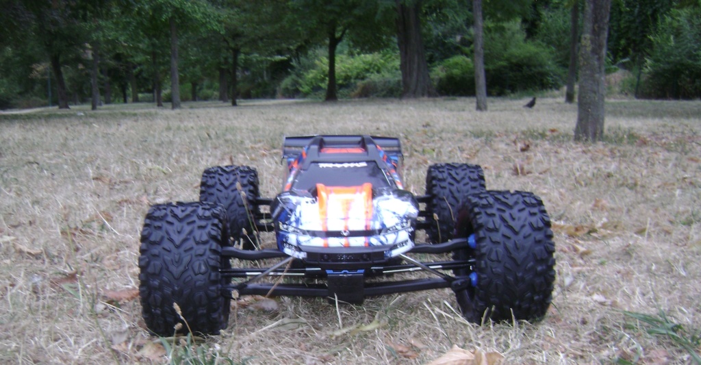 LE TRAXXAS E-REVO 2 VXL 6S de Trankilou & Trankilette Dsc08985