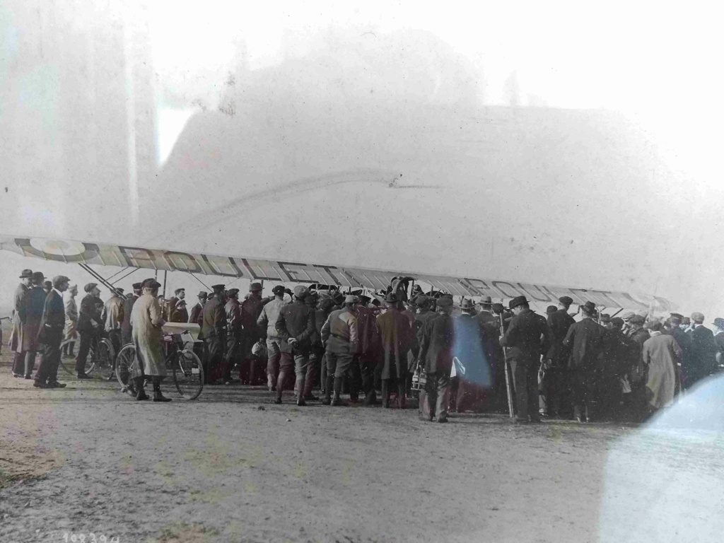 Caudron G-4 1/48 , Etienne Poulet et Jean Benoist, Paris-Melbourne 1919. Meliusmanu - Page 11 Img_2011