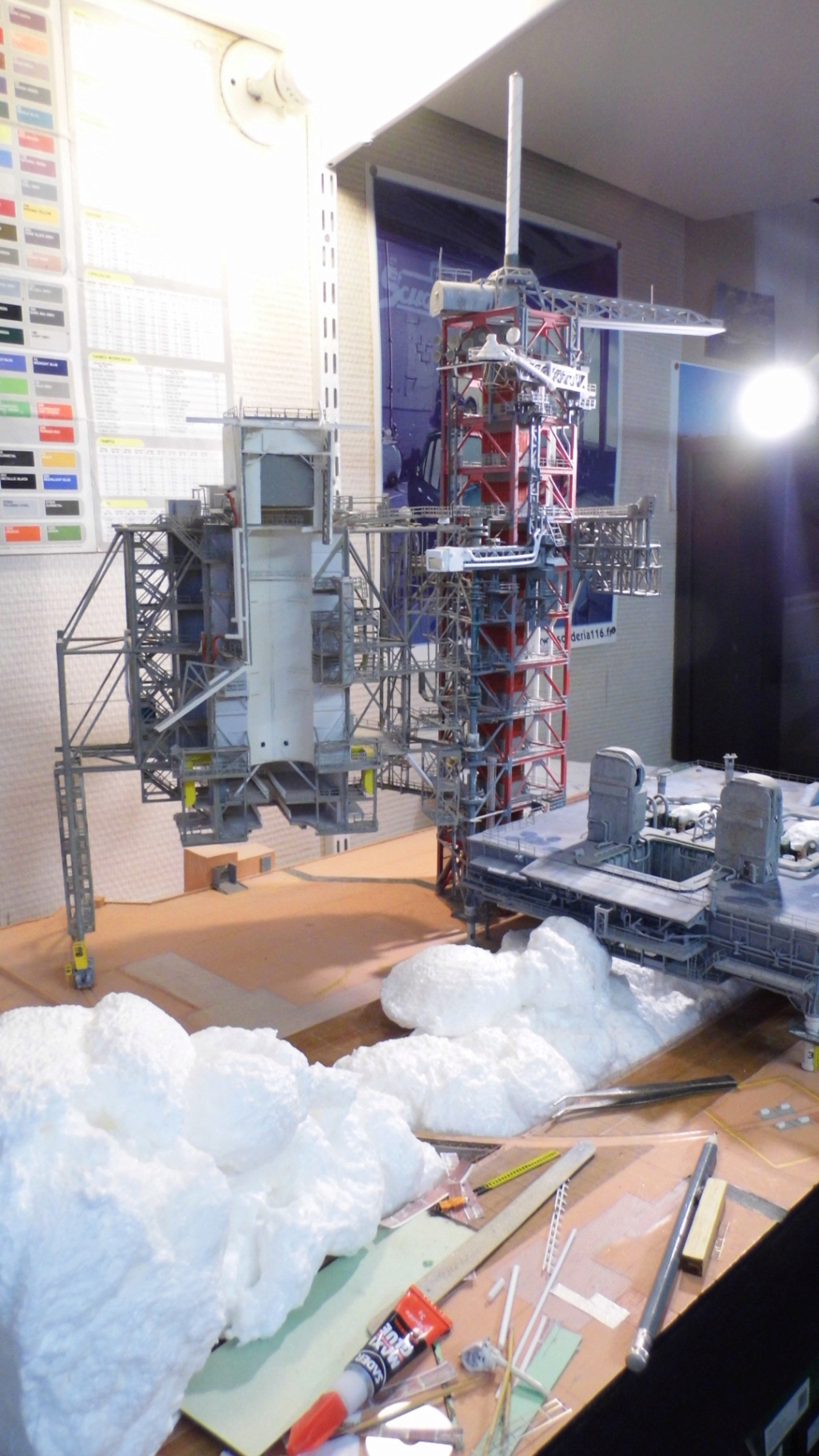 Launch Tower & Space Shuttle [Revell 1/144] - Ouverture de boite et montage par Fox - Page 9 00214