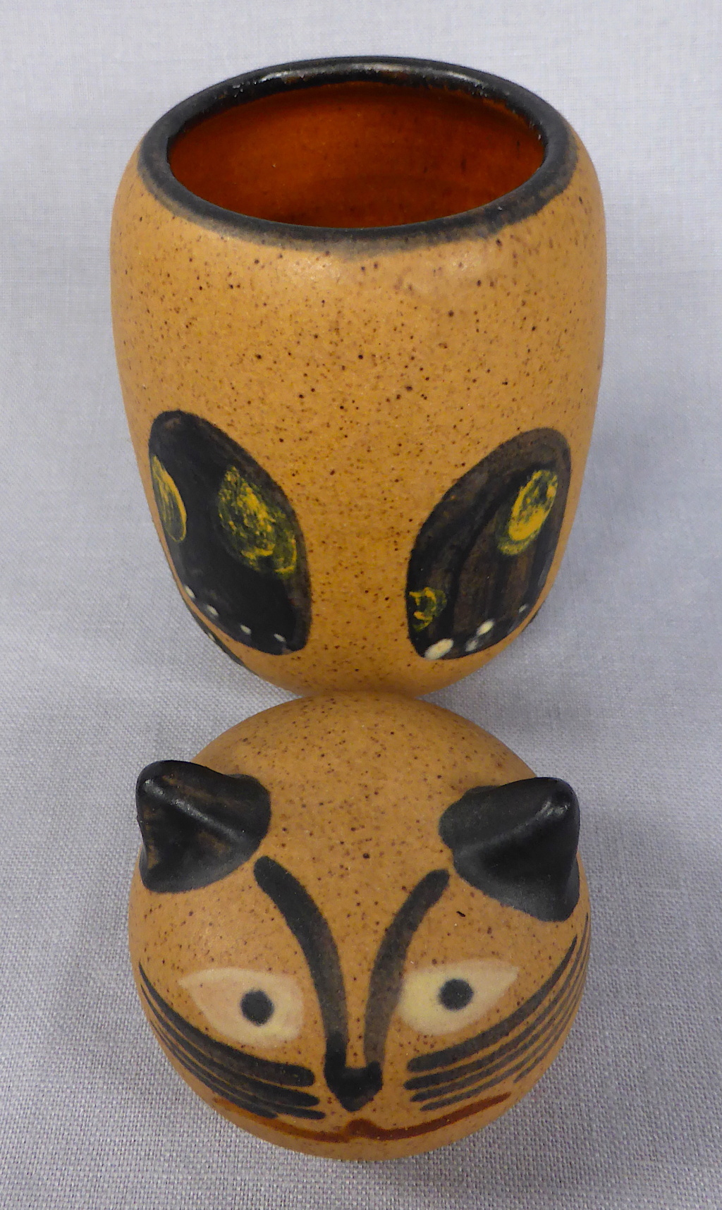Stoneware Cat Jar, signed Pozancos Sigüenza  P1670314