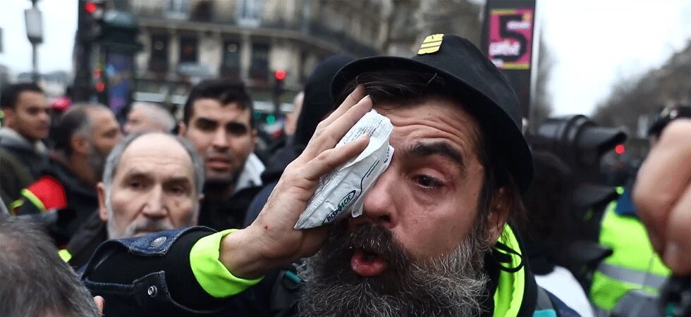 deux policiers mis en examen pour violences, dont l'éborgnement de Jérôme Rodrigues . 661_ma10