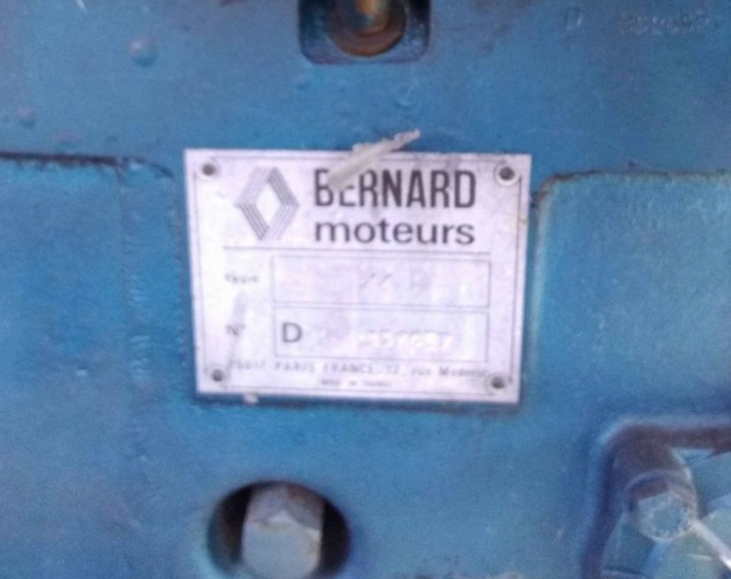 BERNARD DIESEL Type W44 ( 4 cylindres en "V" ) 00001109