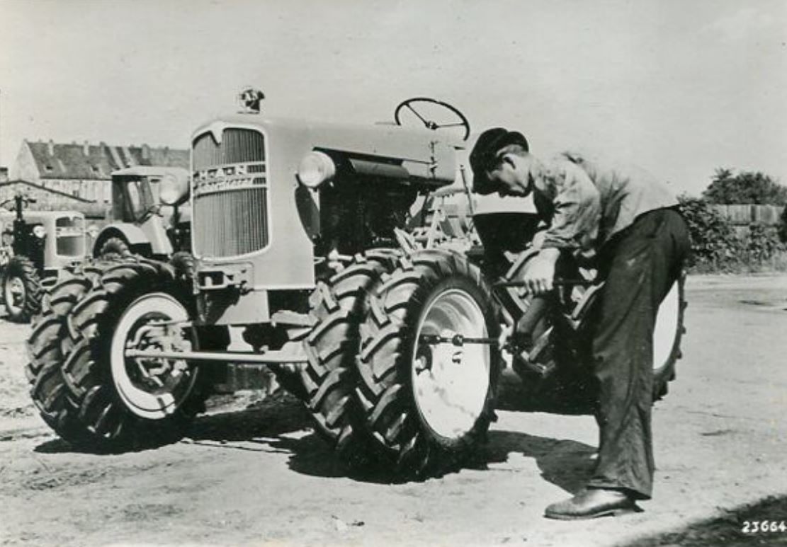 M.A.N. le spécialiste allemand du tracteur 4 roues motrices - Page 6 00028